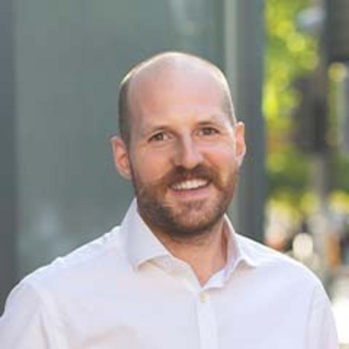 Andrew Wilson, Associate