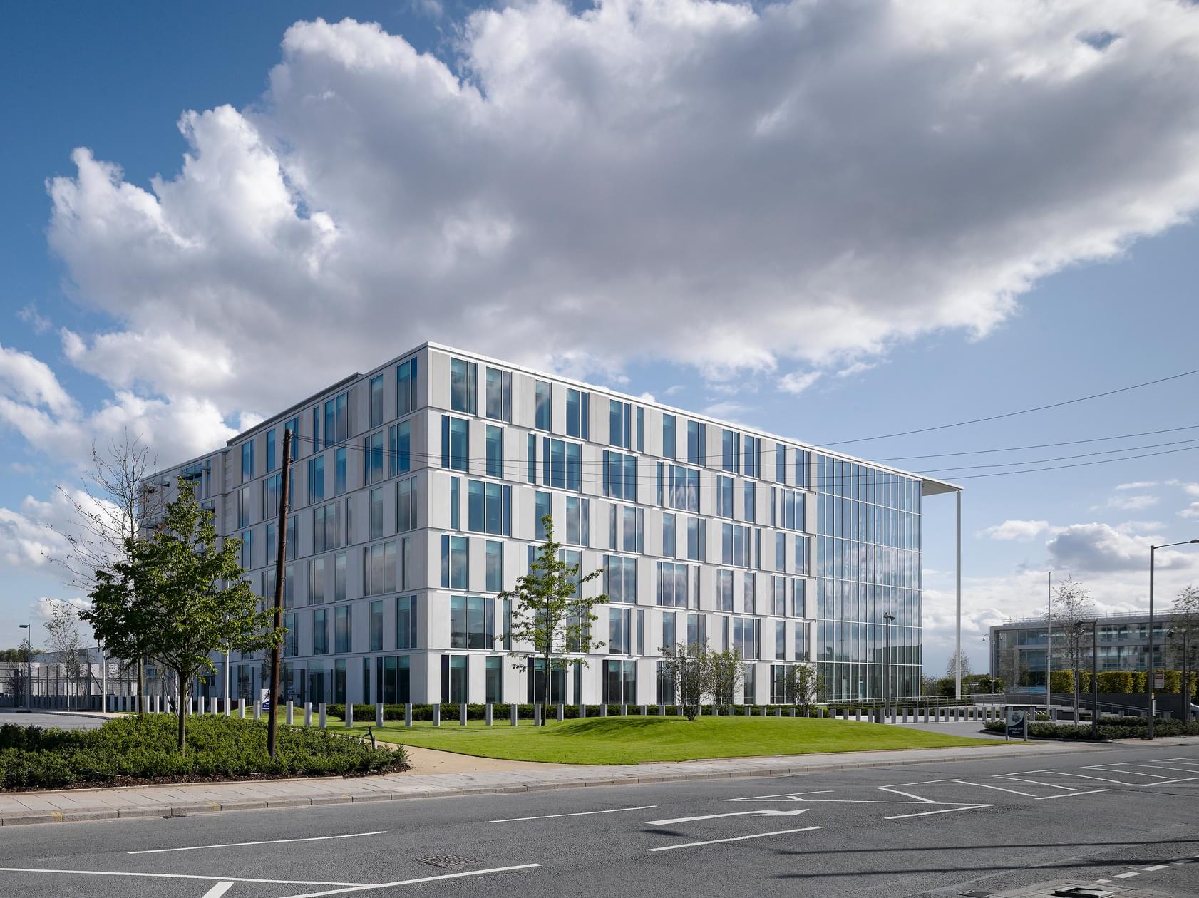 AHR-Civic-GMPoliceHQ-Architecture-Exterior1-Manchester