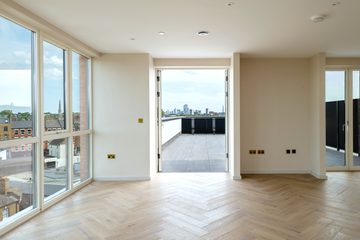 Highgate Rd Kentish Town int 17