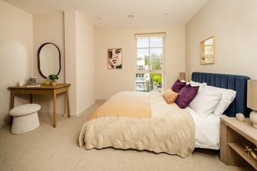 Highgate Rd Kentish Town int 59