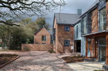 AHR-Houses-HophurstLane-Architecture-Exterior2-WestSussex