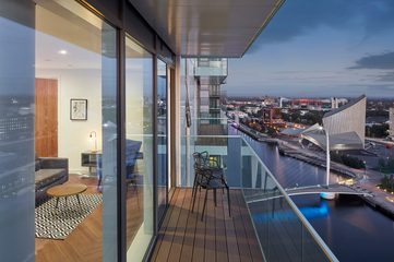 AHR-Housing-LightboxandtheGreenRooms-Architecture-Exterior3-Manchester