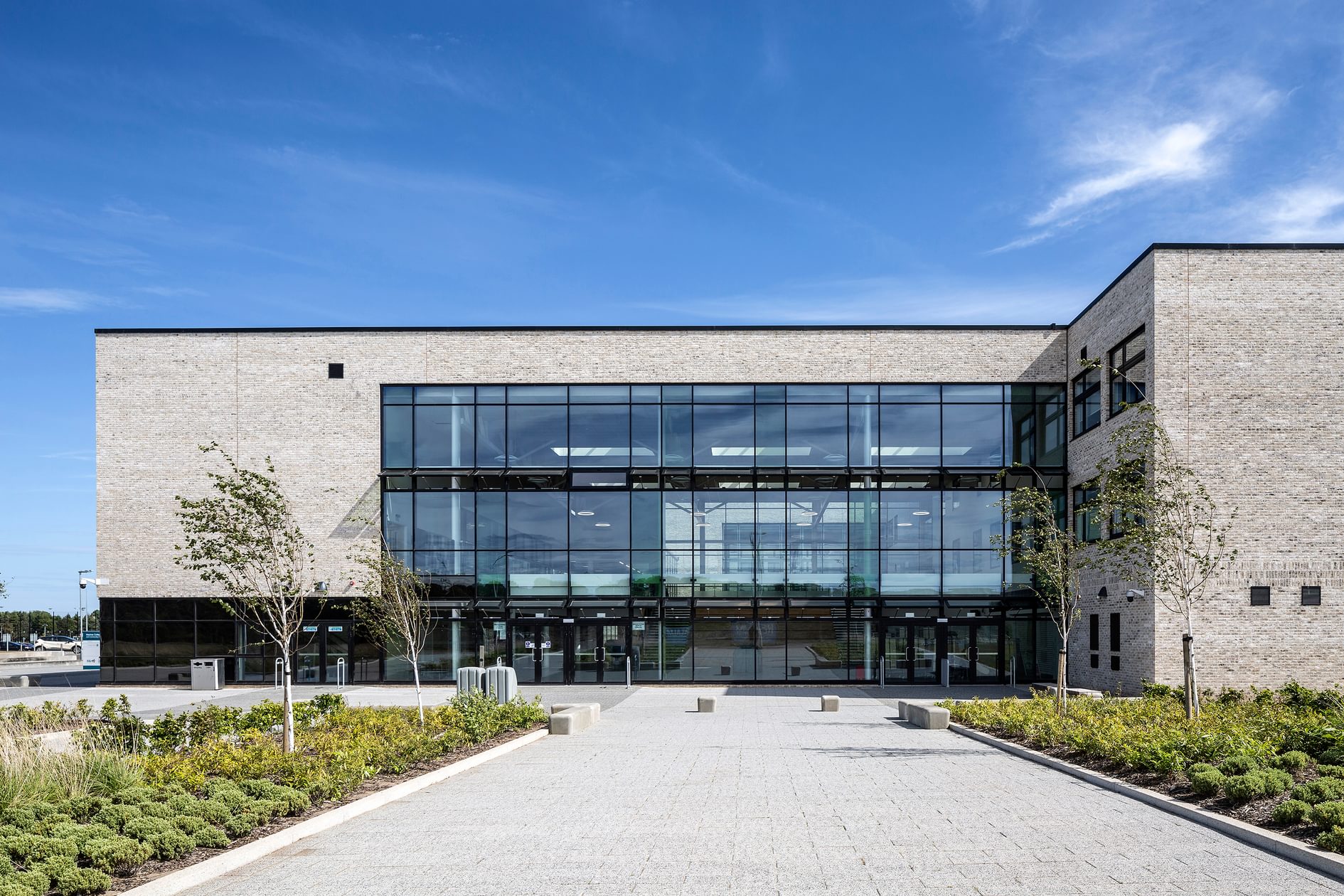 AHR-School-MadrasCollege-Architecture-Exterior4-Scotland