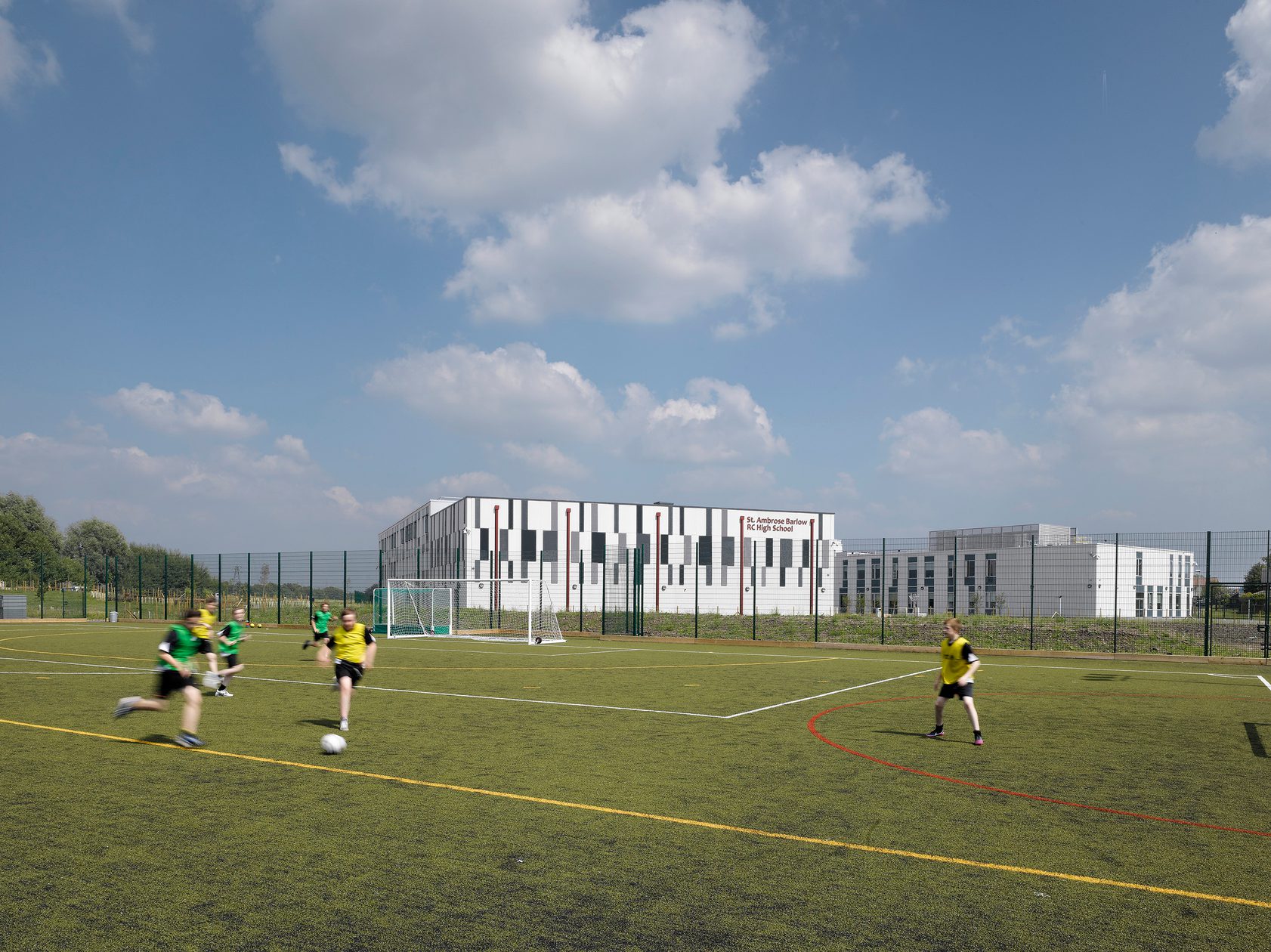 AHR-School-SalfordBSF-Architecture-Exterior3-Salford