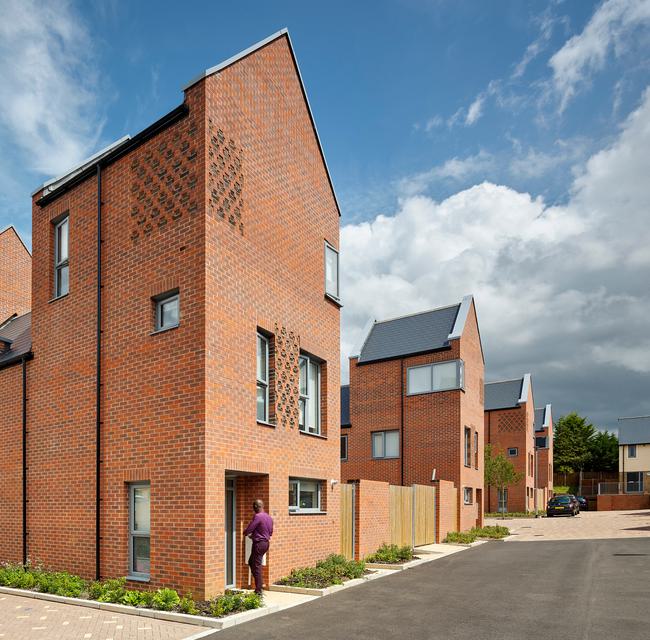 AHR-Residential-The-Ridgeway-Exterior1-Hertford