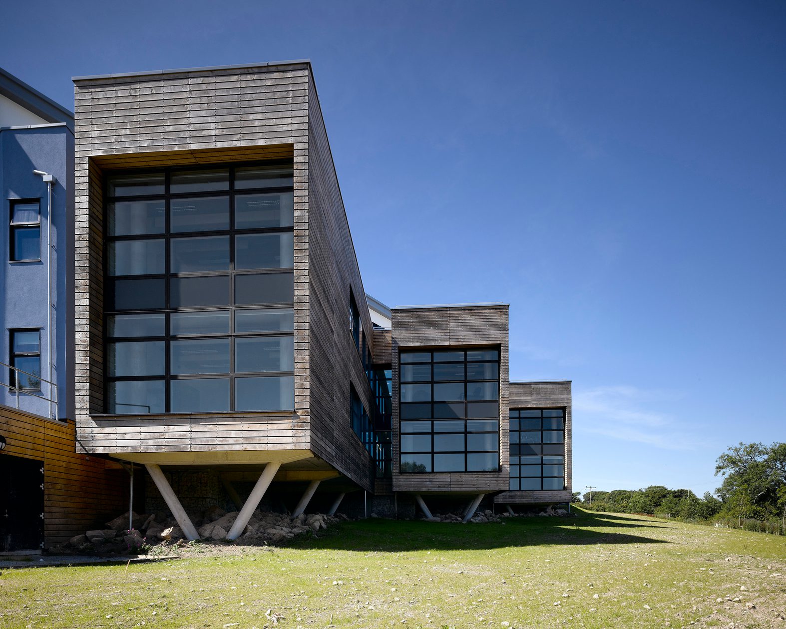 AHR-TechnologyandIndustrial-TremoughInnovationCentre-Architecture-Exterior3-Bristol